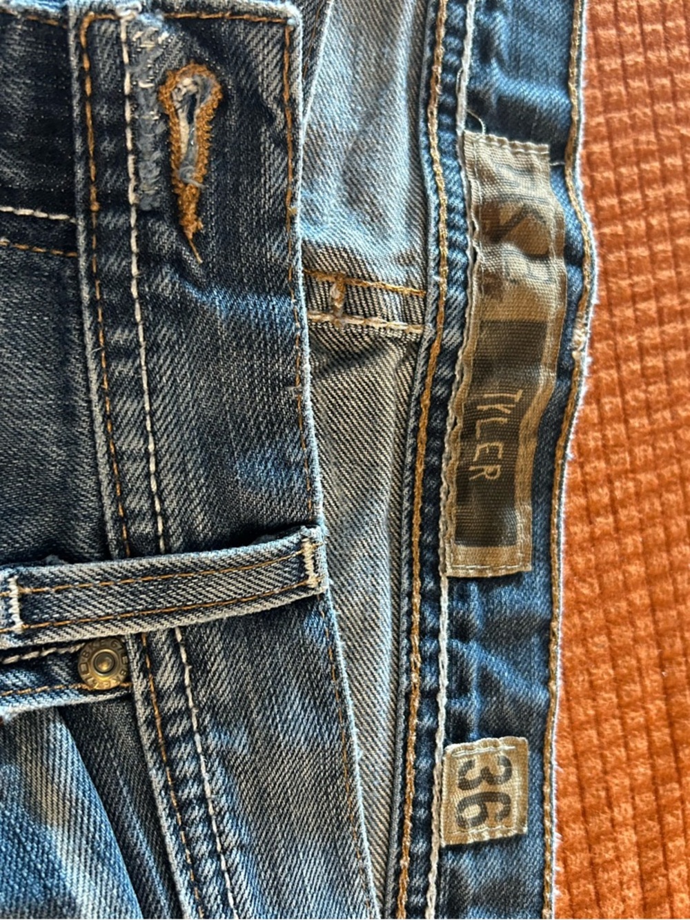 BKE Men's Medium Blue Bootcut Jeans - Picture 3 of 3